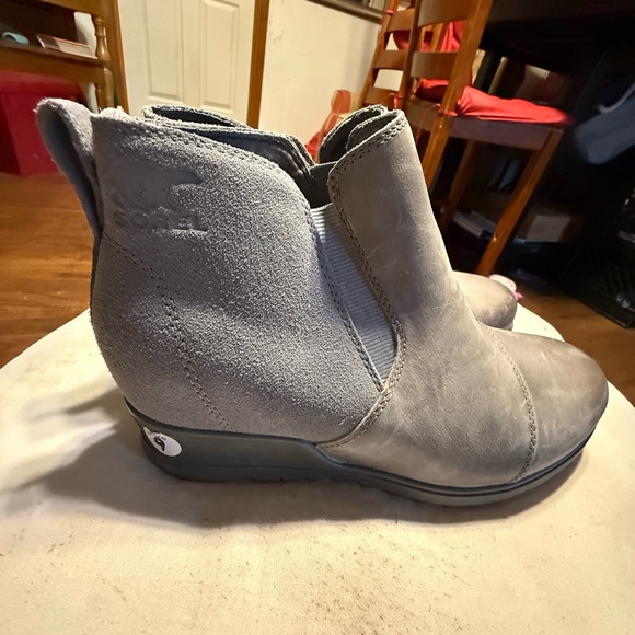 Women's Tan Ankle Boots - Picture 3 of 7